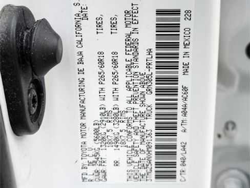 Used 2017 Toyota Tacoma Limited w/ Tow Package image 33