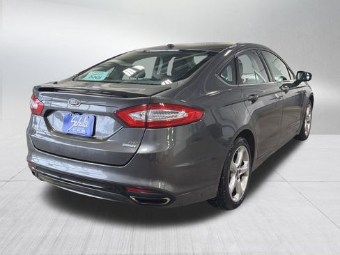 Used 2016 Ford Fusion SE w/ Equipment Group 201A image 7