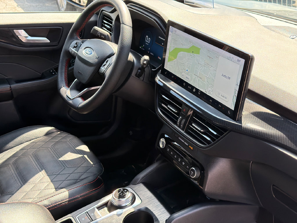 Used 2023 Ford Escape ST-Line Elite w/ Premium Technology Package AWD/4WD image 10