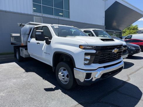 New 2026 Chevrolet Silverado 3500 W/T AWD/4WD image 2