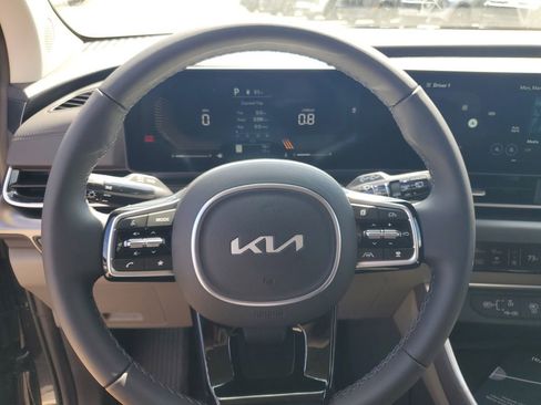 New 2026 Kia Carnival FWD image 10