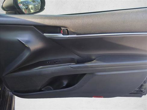 Used 2021 Toyota Camry SE FWD image 24