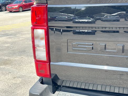 Used 2022 Ford F350 XLT AWD/4WD image 10
