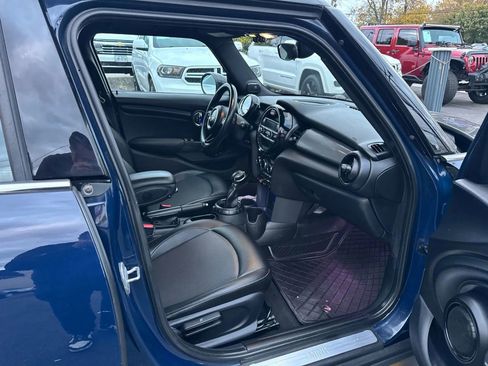 Used 2015 MINI Cooper 4-Door Hardtop image 25