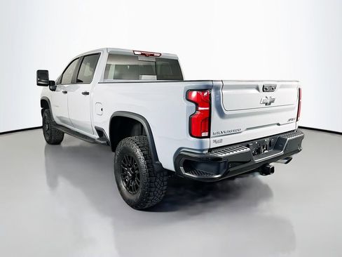 Used 2025 Chevrolet Silverado 2500 ZR2 w/ Technology Package AWD/4WD image 5