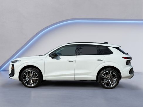 New 2026 Audi Q3 quattro 2.0T AWD/4WD image 9