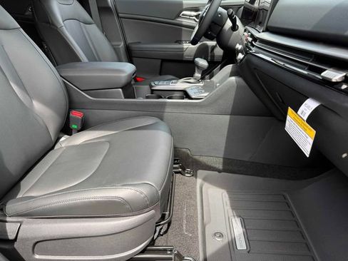 New 2026 Kia Sportage EX image 10