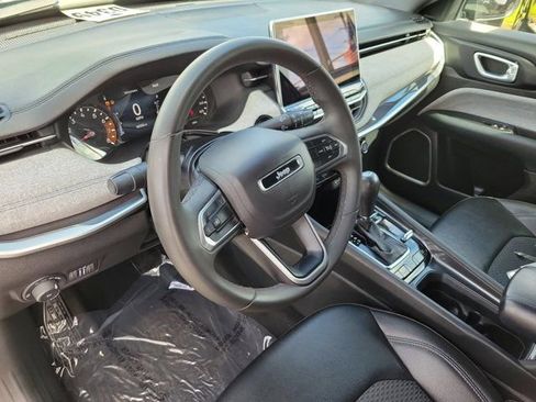 Used 2024 Jeep Compass Latitude AWD/4WD image 19