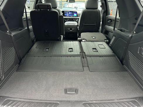 Used 2025 Chevrolet Tahoe LT w/ Comfort Package image 34