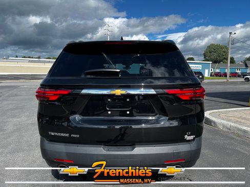 Used 2023 Chevrolet Traverse LT w/ LT Premium Package AWD/4WD image 4