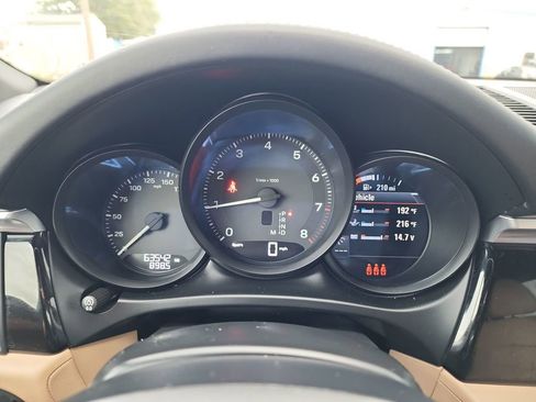 Used 2022 Porsche Macan image 21