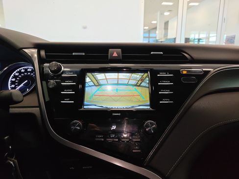 Used 2020 Toyota Camry SE FWD image 24