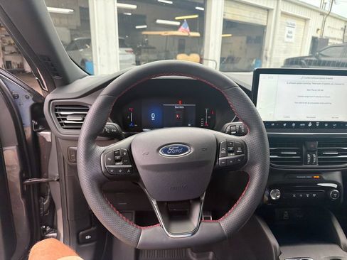 Used 2024 Ford Escape ST-Line w/ Tech Pack #1 AWD/4WD image 17
