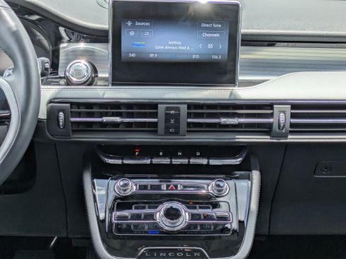 Used 2022 Lincoln Corsair Reserve w/ Equipment Group 201A AWD/4WD image 17