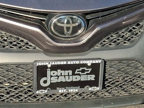 Used 2020 Toyota Camry SE w/ Blackout Package FWD image 31
