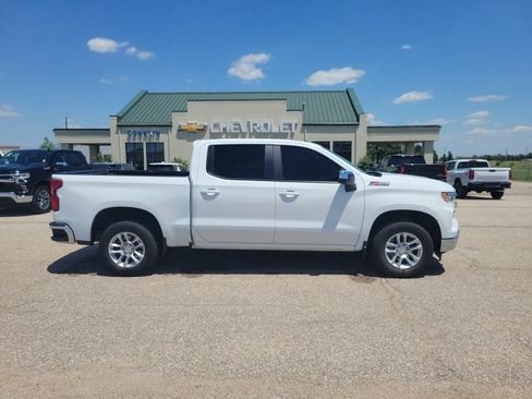 Used 2025 Chevrolet Silverado 1500 LT AWD/4WD image 21