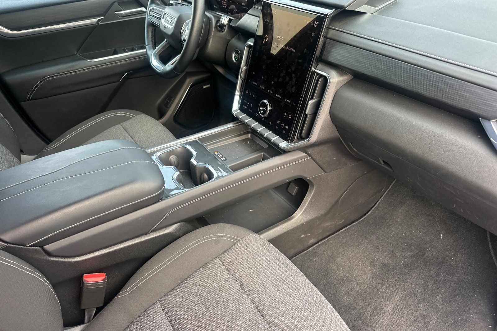 Used 2026 GMC Acadia Elevation FWD image 18