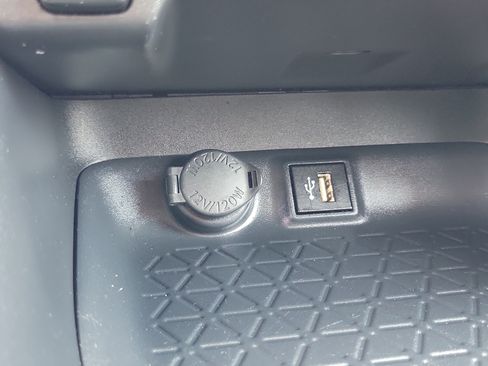 Certified 2025 Toyota RAV4 XLE AWD/4WD image 29
