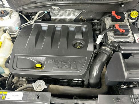 Used 2017 Jeep Compass Latitude FWD image 28