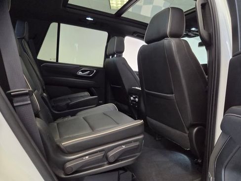 Used 2022 GMC Yukon SLT w/ SLT Premium Package RWD image 16