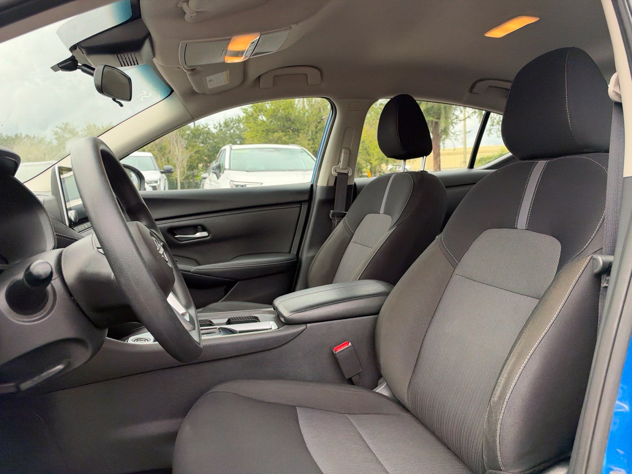 Used 2025 Nissan Sentra SV FWD image 6