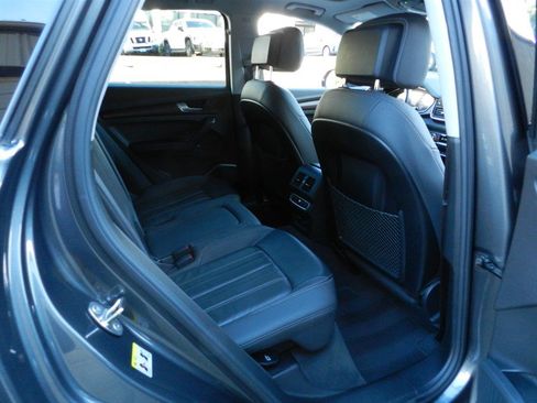 Used 2023 Audi Q5 2.0T Premium Plus w/ Premium Plus Package AWD/4WD image 48