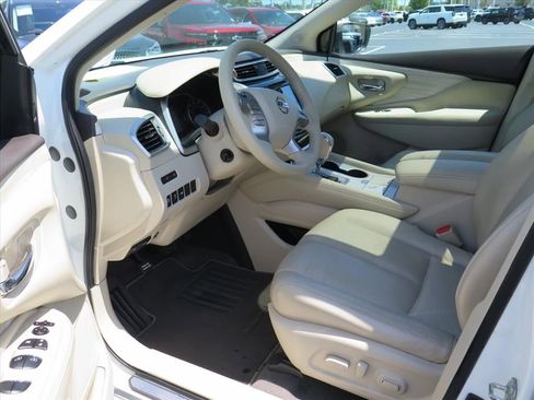 Used 2017 Nissan Murano Platinum w/ Platinum Technology Package FWD image 9