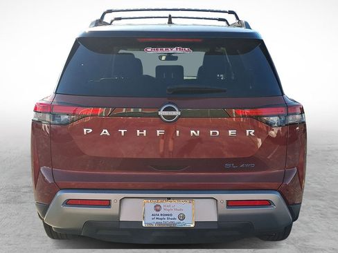 Used 2023 Nissan Pathfinder SL image 4