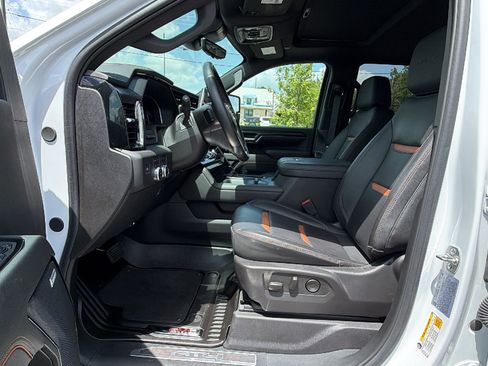 Used 2025 GMC Sierra 2500 AT4 w/ AT4 Premium Plus Package AWD/4WD image 11
