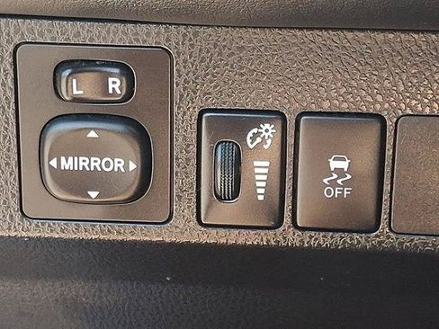 Used 2015 Toyota RAV4 XLE AWD/4WD image 24