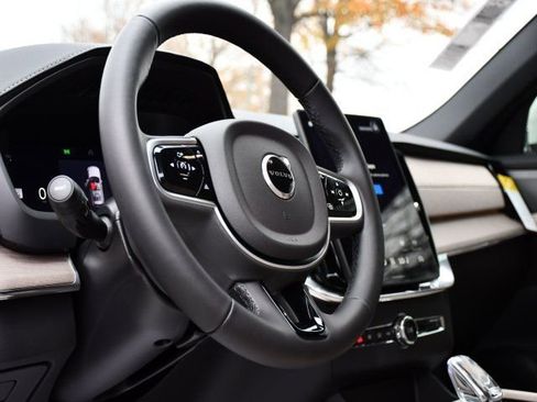 New 2026 Volvo XC90 B6 Plus w/ Protection Package Premier AWD/4WD image 12