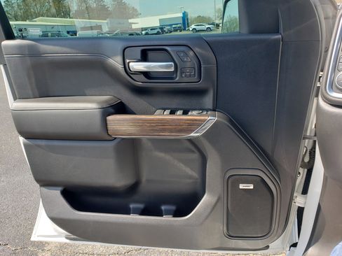 Used 2019 Chevrolet Silverado 1500 High Country w/ Technology Package image 10