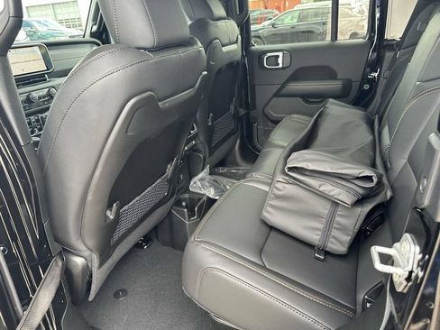 New 2026 Jeep Gladiator Sport AWD/4WD image 9