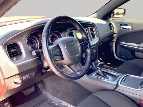 Used 2022 Dodge Charger Scat Pack w/ Harman/Kardon Audio Group RWD image 17