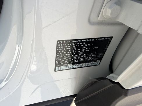 Used 2022 Volkswagen Taos SEL w/ Panoramic Sunroof Package image 43