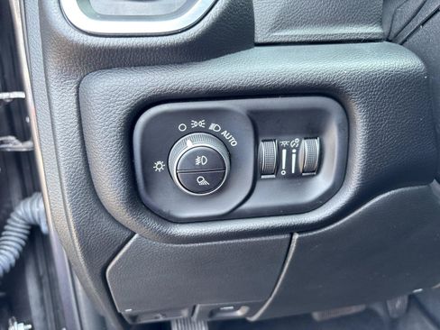 Used 2025 RAM 3500 Laramie AWD/4WD image 17