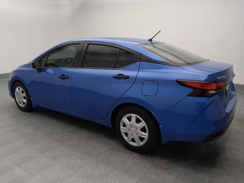 Used 2020 Nissan Versa S FWD image 3