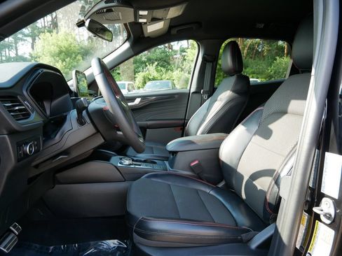 Certified 2023 Ford Escape ST-Line Select AWD/4WD image 14
