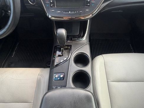 Used 2017 Toyota Avalon Limited w/ All Weather Liner Package FWD image 16