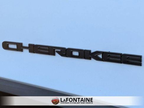 Certified 2023 Jeep Cherokee Altitude Lux image 10