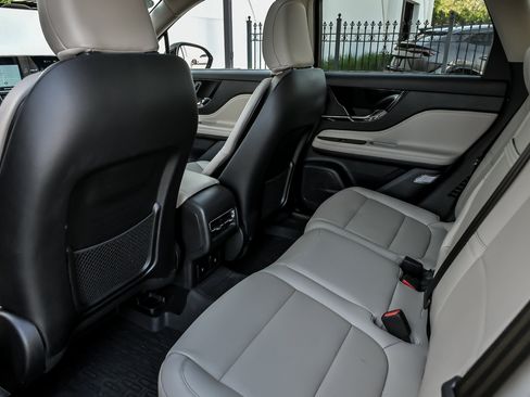 Used 2025 Lincoln Corsair Reserve AWD/4WD image 31