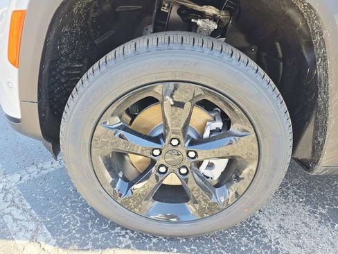 New 2025 Jeep Grand Cherokee L Limited w/ Luxury Tech Group II image 10