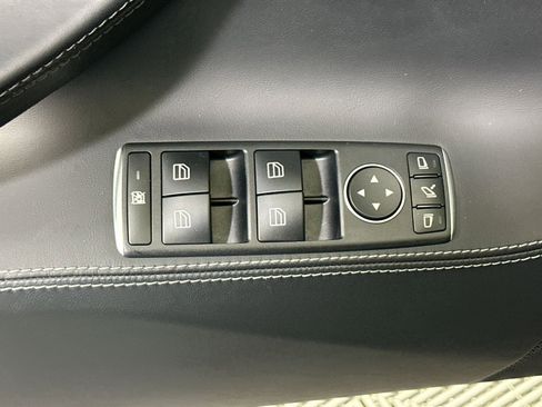 Used 2019 Tesla Model S Long Range image 16