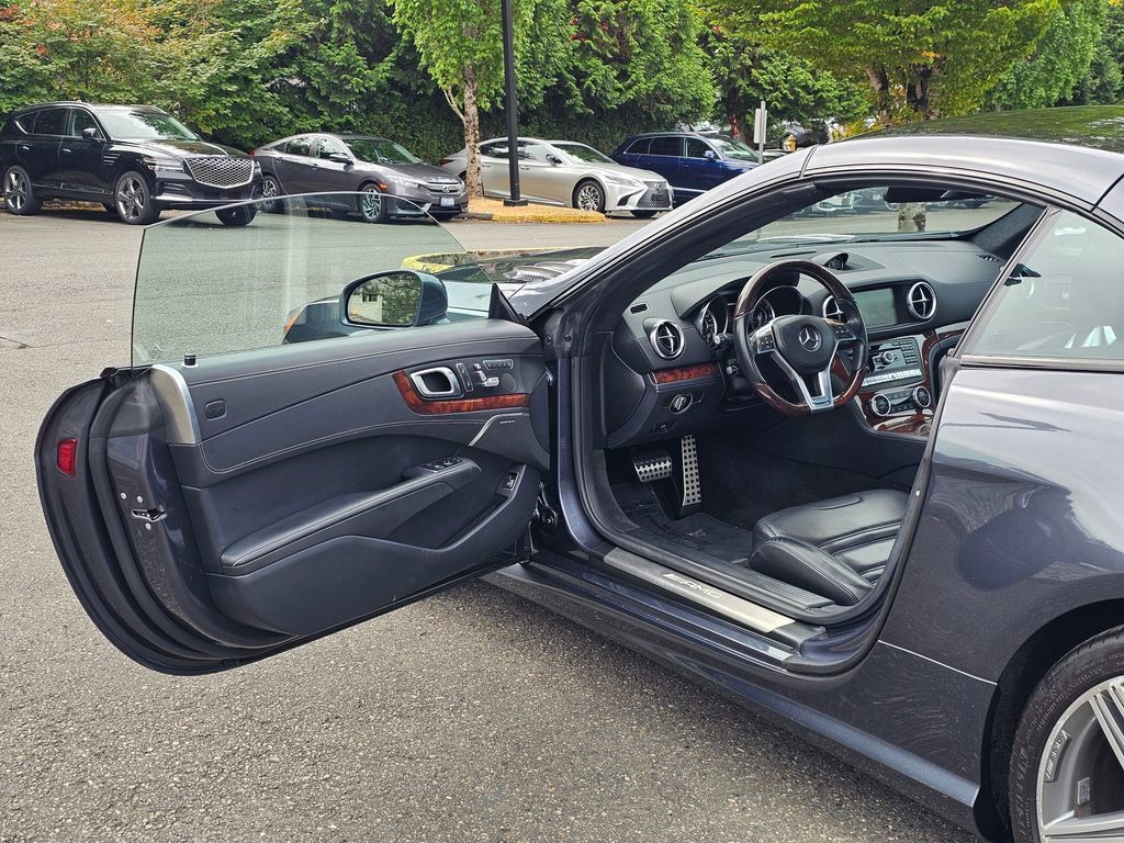 Used 2015 Mercedes-Benz SL 63 AMG image 18