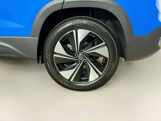 New 2027 Volkswagen Taos SE AWD/4WD image 31