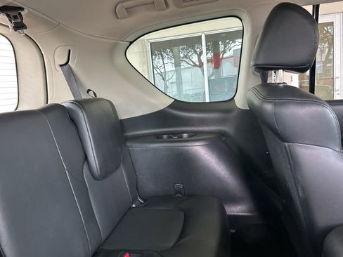 Used 2022 Nissan Armada SL w/ Captain's Chairs Package image 38