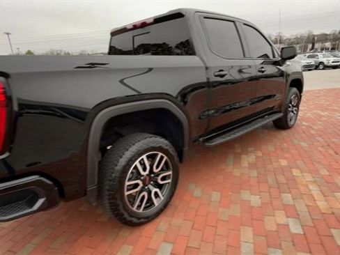 Used 2025 GMC Sierra 1500 AT4 w/ AT4 Premium Package image 9