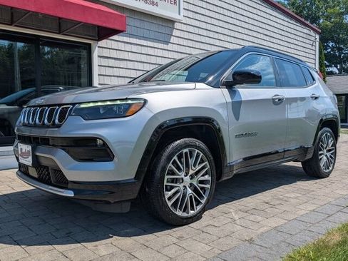Used 2023 Jeep Compass Limited w/ Elite Group AWD/4WD image 2