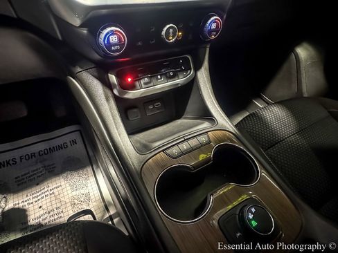 Used 2023 GMC Acadia SLE w/ Elevation Edition image 23