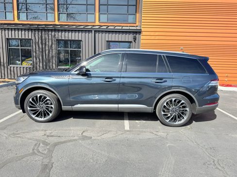 Used 2023 Lincoln Aviator Reserve w/ Equipment Group 201A AWD/4WD image 2